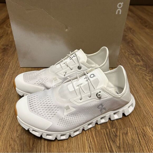 ON CLOUD COAST white running athletic training shoes sneakers women’s 9 new - Picture 7 of 8